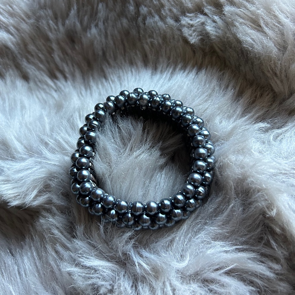 Grey pearl bracelet - (Mix and Match 2 for $20)
